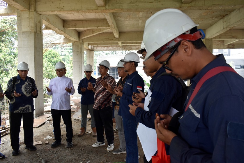 Pembangunan Masjid PPG13